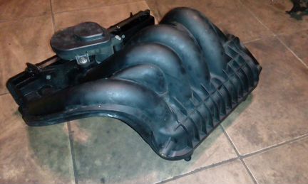 Впускной коллектор Mercedes OM646 OM611