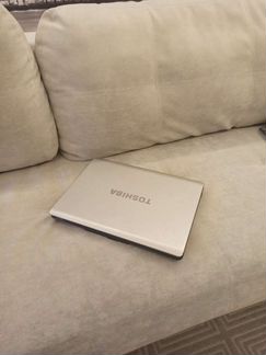 Ноутбук с большим экраном для дома и офиса Toshiba