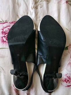 Босоножки кожаные