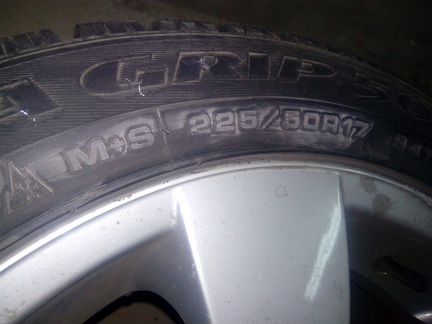 Оригинальные зимние шипованные колёса BMW Goodyear