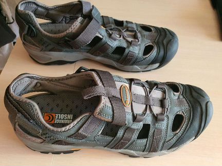 Новые кроссовки летние