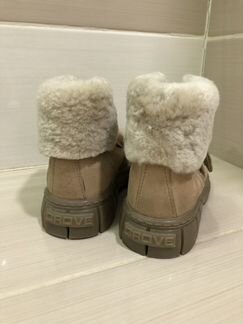 Ботинки новые р. 25