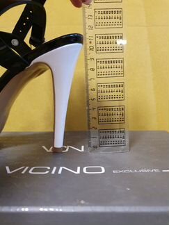 Босоножки Vicino кожа 40р новые