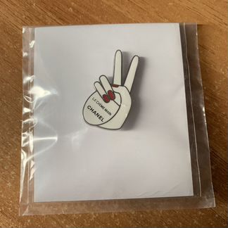 Значок Chanel оригинал