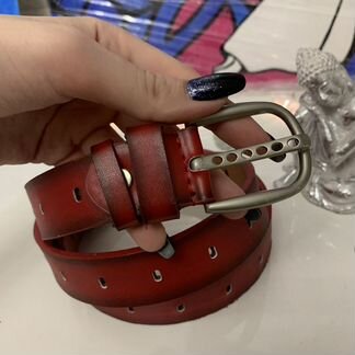 Ремень красный