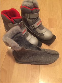 Лыжные ботинки