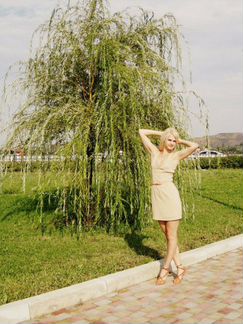 Платье с бусинами