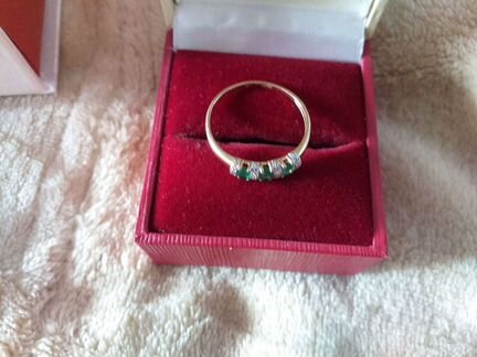Золотое кольцо с изумрудами