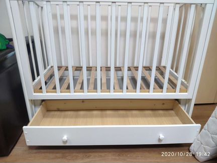 Детская кровать с матрасом