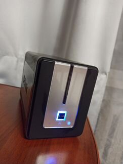 Сетевой накопитель (NAS) D-Link DNS-323