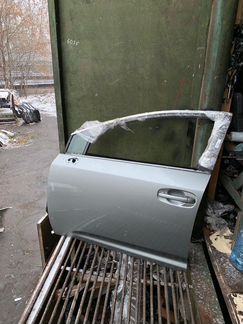 Дверь передняя Тойота Авенсис Avensis T270 серебри