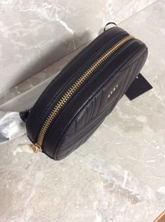 Сумка на пояс dkny