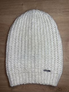 Продам шапку Guess оригинал