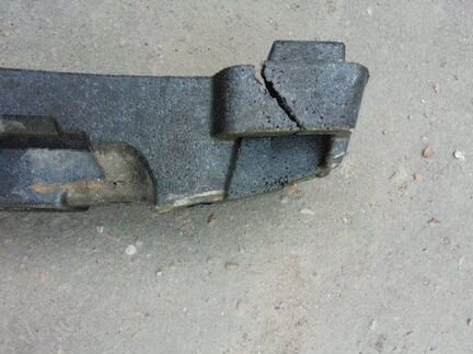 Абсорбер бампера передний Volkswagen Passat B6 2.0