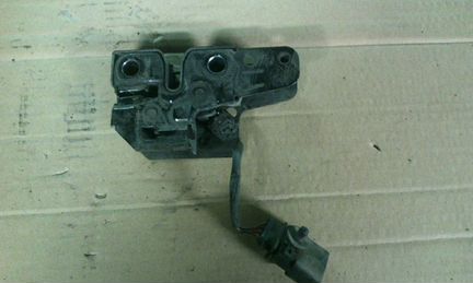 Замок капота VW Туарег 2002-2010 Порш Каен