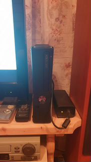 Xbox 360 Slim и 14 игр лицензии