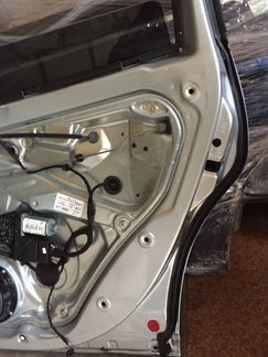 Дверь задняя правая серебро универсал VW Passat B5