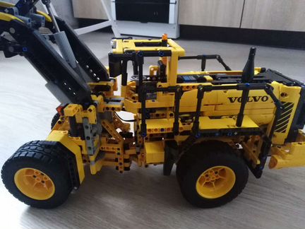 Lego Technic 42030 Volvo L350 автопогрузчик