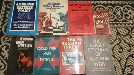 Книги на английском: политика, экономика СССР, США