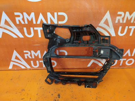 Кронштейн решетки бампера передний левый Porsche