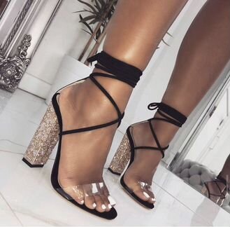 Продам босоножки