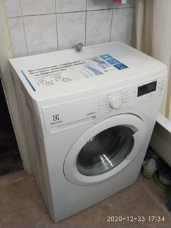 Стиральная машина Electrolux EWS 1254 EDU б/у