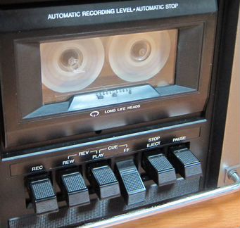 Philips -ART 60- винтажная магнитола С TV-220вольт