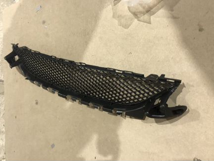 Решетка в бампер нижняя амг Мерседес С205