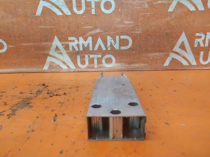 Кронштейн усилителя бампера переднего левый