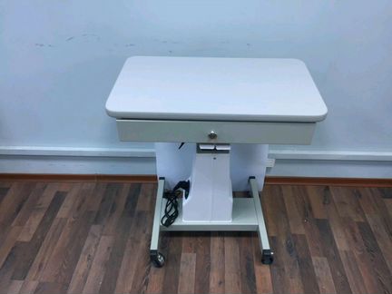 Приборный стол