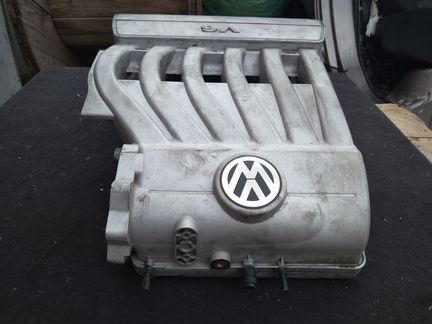 Впускной коллектор VW Passat B6 3.6 FSI