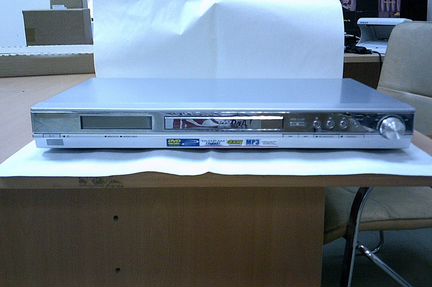 DVD плеер Panasonic DVD-RA82