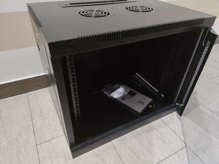 Телекоммуникационный шкаф (ящик) для оборудования