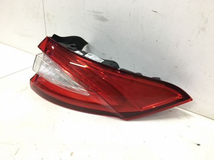 Фонарь правый Maserati Levante