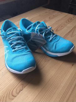 Кроссовки женские asics