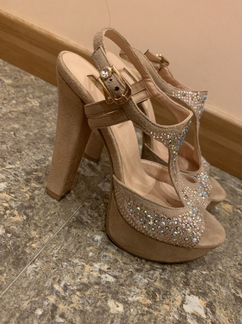 Босоножки со стразами