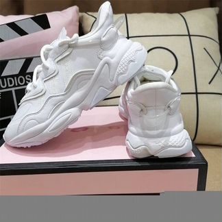 Кроссовки adidas ozweego женские