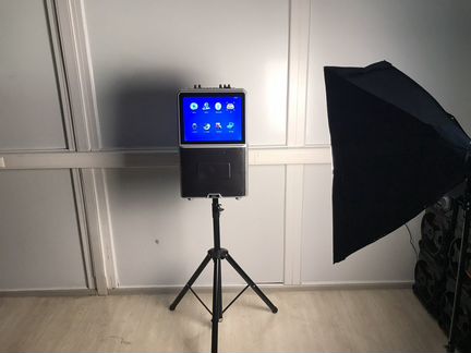 Портативная колонка с экраном + штатив