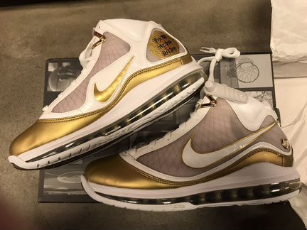 Кроссовки nike lebron