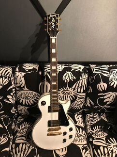 Электрогитара Burny RLC55SW (Les Paul Custom 2011)