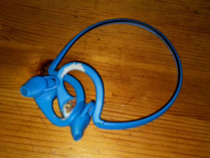 Plantronics backbeat fit одно ухо