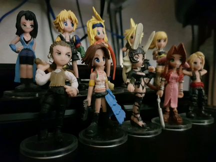 Фигурки из игры Final Fantasy