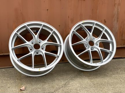 VLF10 18 8J +38 5x114,3 8,3kg Silver