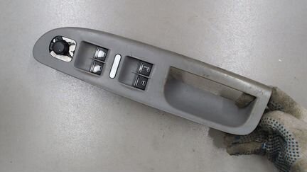 Кнопка (выключатель), Стеклоподъемника (блок кнопо