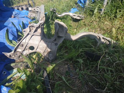 Подрамник передний Ауди ку5