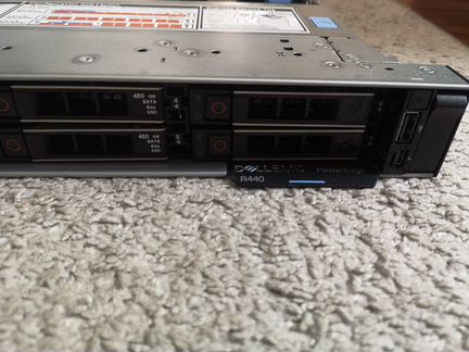 Сервер Dell R440