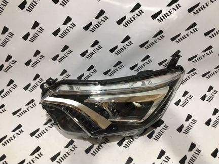 Фара левая Toyota RAV4 Ca40 рест LED
