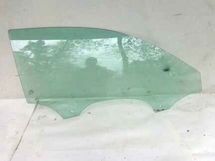 Переднее правое стекло Audi Q3