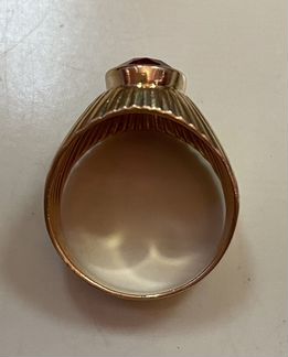 Золотое советское кольцо 583 с корундом рубина