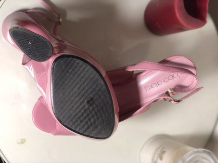 Яркие туфли на высоком каблуке 38